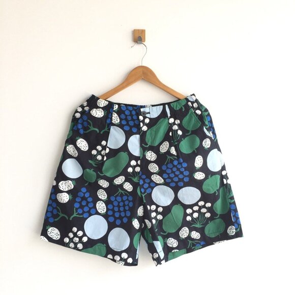 Uniqlo x Marimekko Women’s Cotton Poplin Shorts, Black Tori Fruit - Size XS - Picture 7 of 9